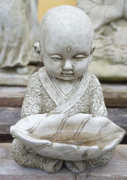 Buddha mit Schale